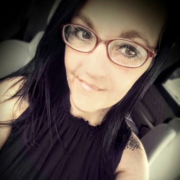 Meet your Posher, Jessica - Picture 1 of 1